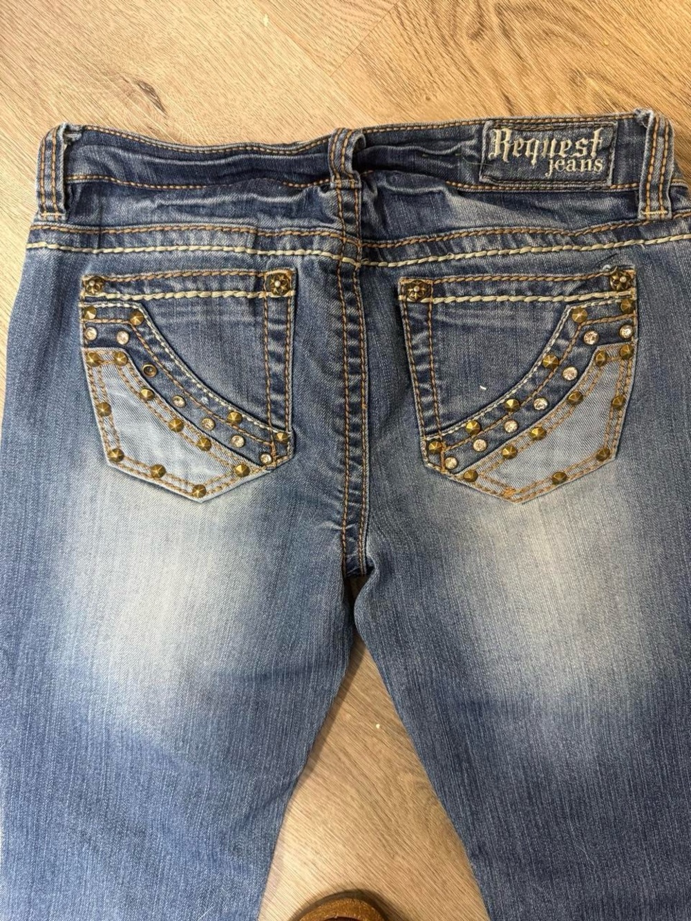 Request Jeans Women's Medium Blue Skinny Jeans with Studded Back Pockets